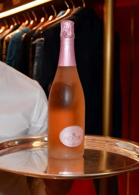 rose brut  noitre