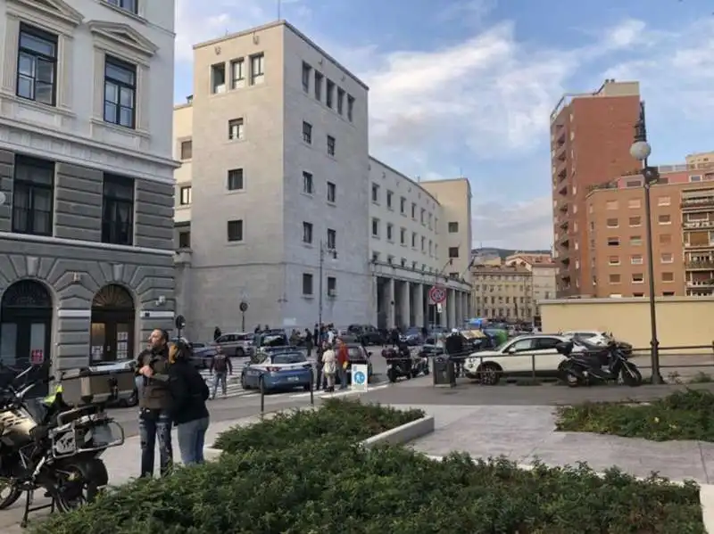 trieste, due agenti uccisi in una sparatoria 2