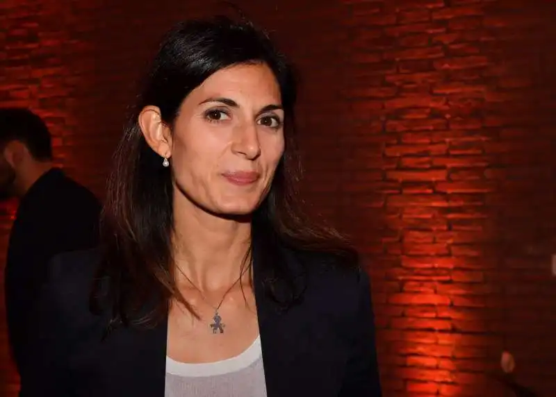 virginia raggi  foto di bacco (1)