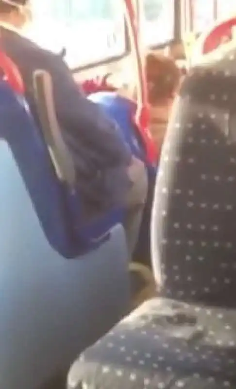 aggressione su un autobus di birmingham  5