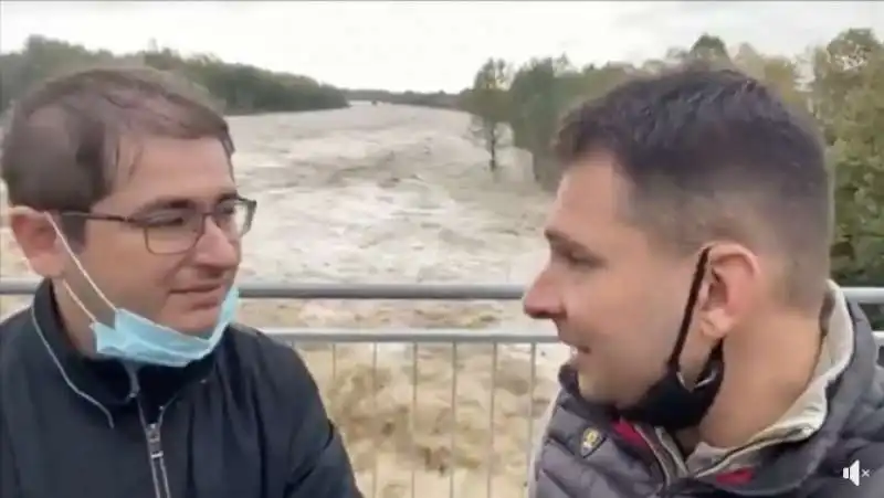 ALESSANDRO CARINI E DANIELE BAGLIONE APRONO IL PONTE SUL SESIA (CHE CROLLA DOPO DUE ORE)