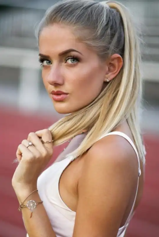 alica schmidt 111