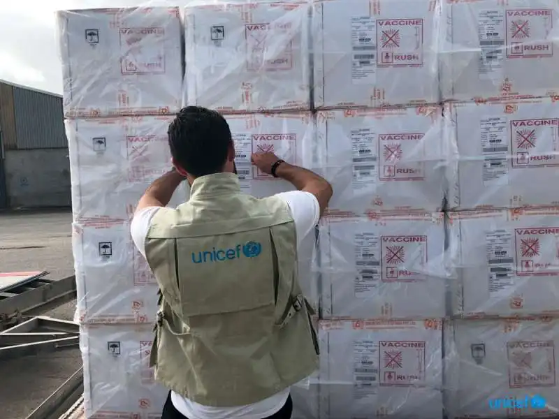 carico di vaccini   unicef