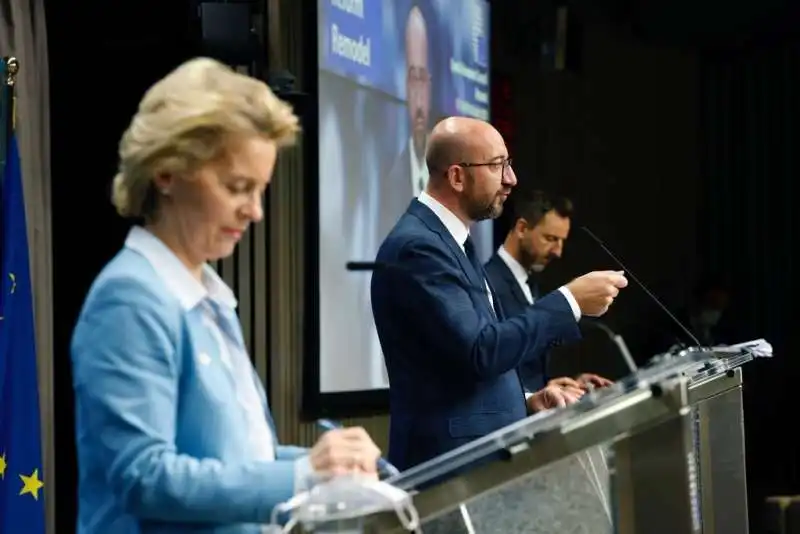 charles michel con il suo portavoce 1