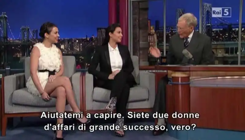 courtney e kim kardashian ospiti del david letterman show   16 gennaio 2013 1