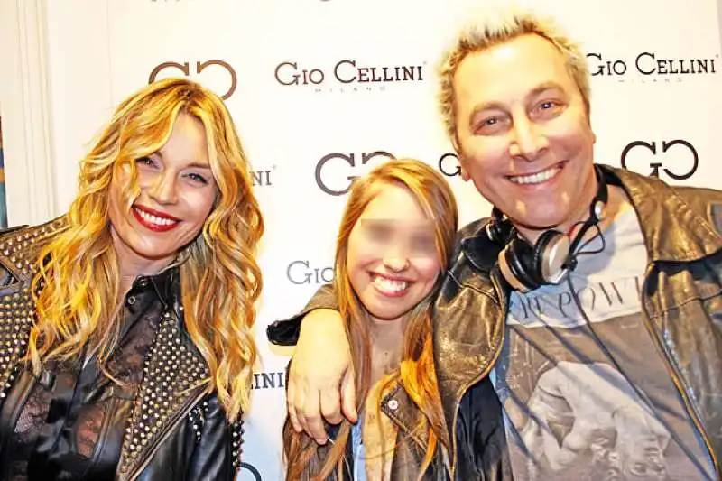 elenoire casalegno e dj ringo con la figlia swami 