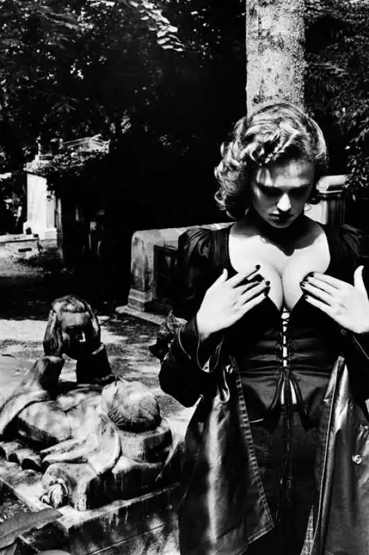 helmut newton 35