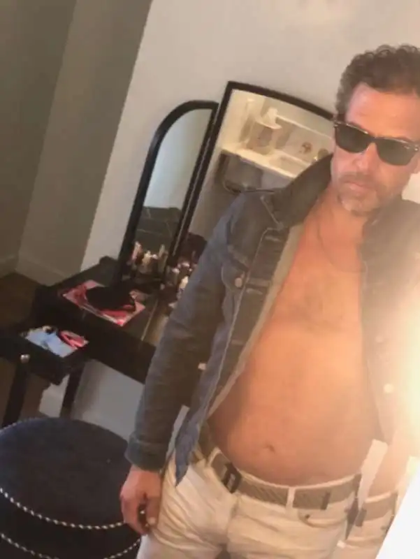 hunter biden sexy selfie