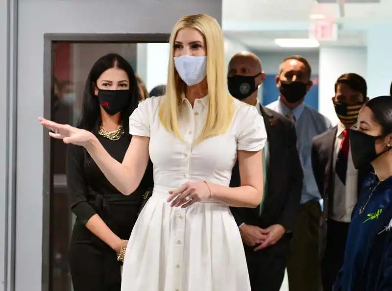 ivanka trump visita una scuola a miami 2