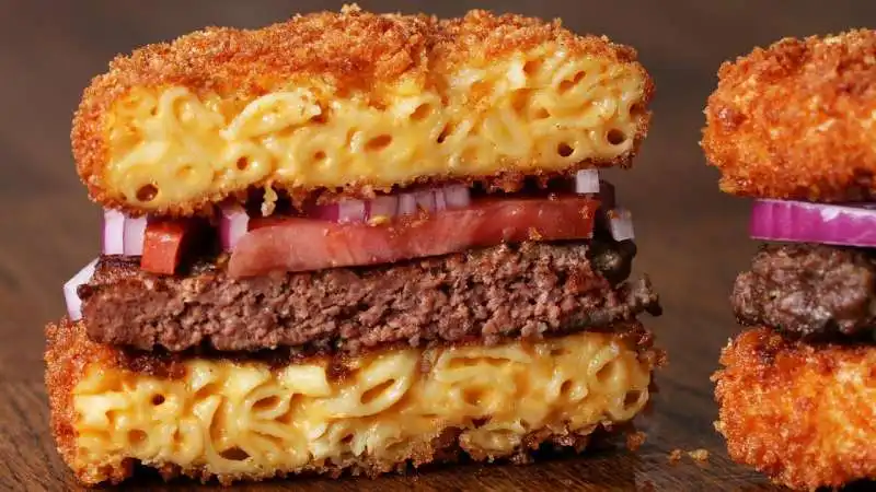 mac and cheese bun burgers