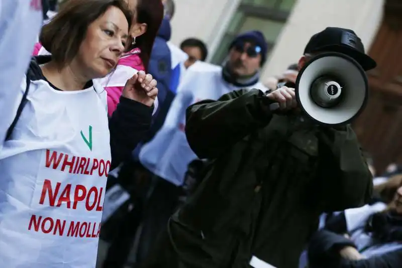 manifestazione operai whirlpool a roma