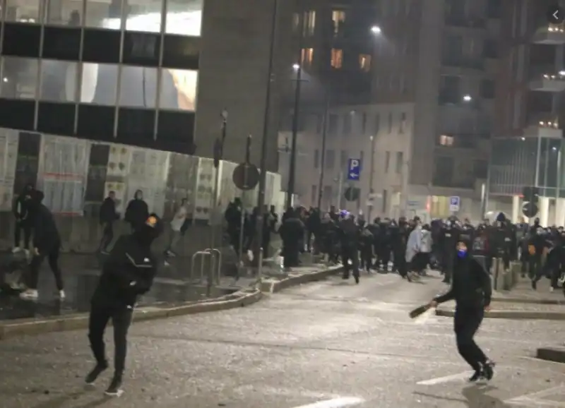 milano proteste e disordini