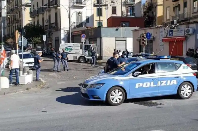 napoli, rapinatore 17enne morto durante sparatoria con la polizia 1