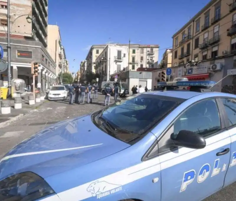 napoli, rapinatore 17enne morto durante sparatoria con la polizia 6