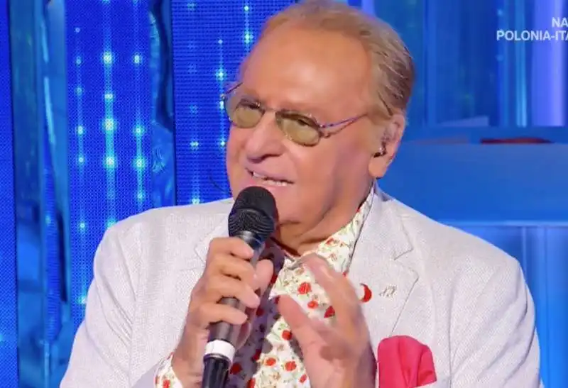 renzo arbore a domenica in 4