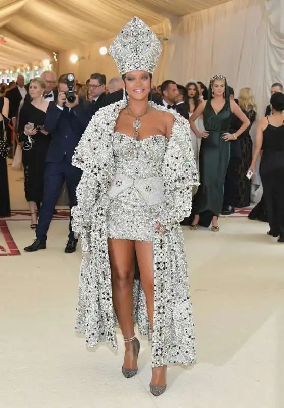 rihanna al met gala 2018