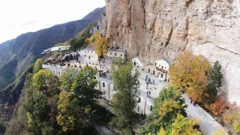 SANTUARIO DI VALLEPIETRA