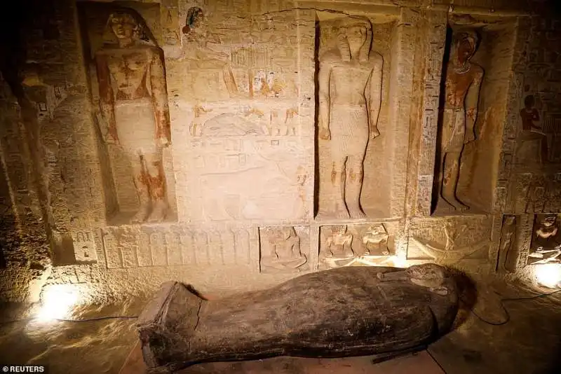 sarcofagi ritrovati a saqqara in egitto 9