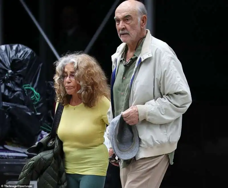 sean connery con la moglie micheline nel 2016 a new york 