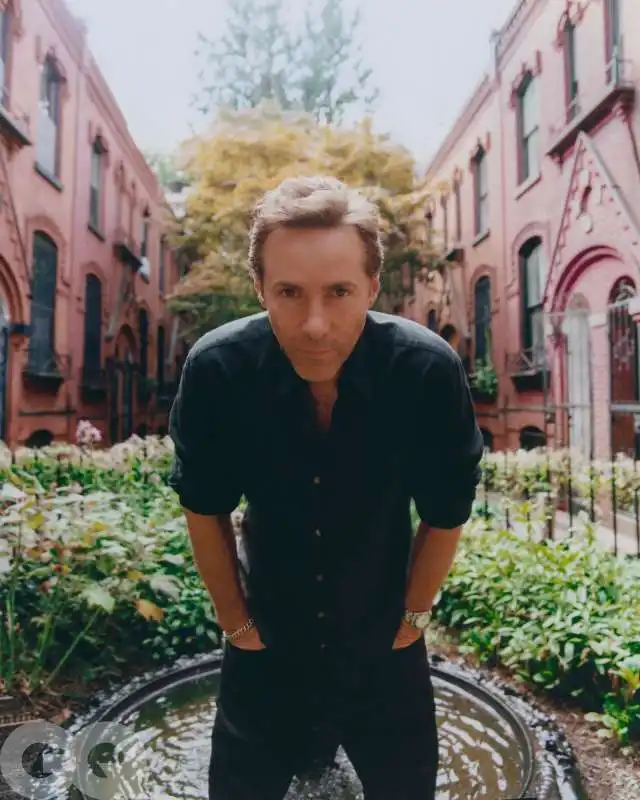 alessandro nivola 13