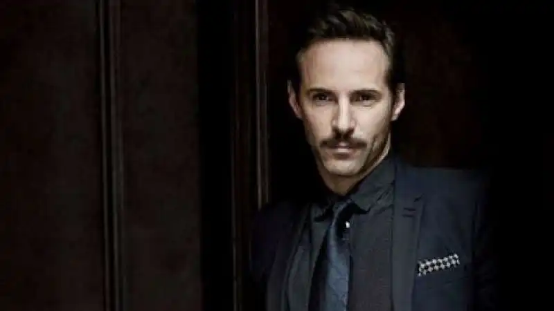 alessandro nivola 5