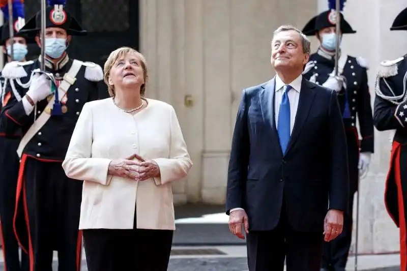 angela merkel mario draghi 9