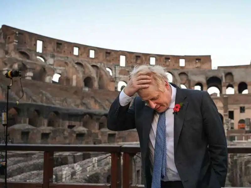 boris johnson al colosseo 