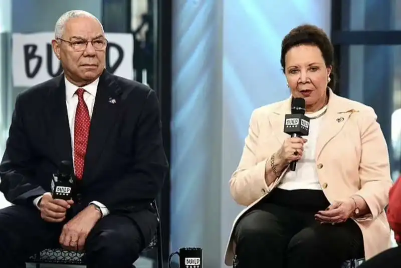 colin powell con la moglie alma 