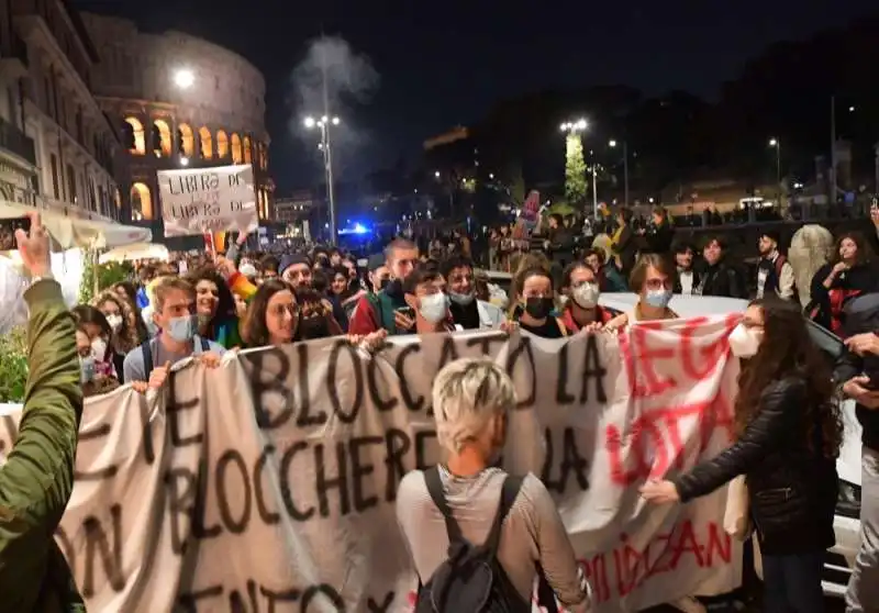 corteo di protesta contro la bocciatura del ddl zan  foto di bacco