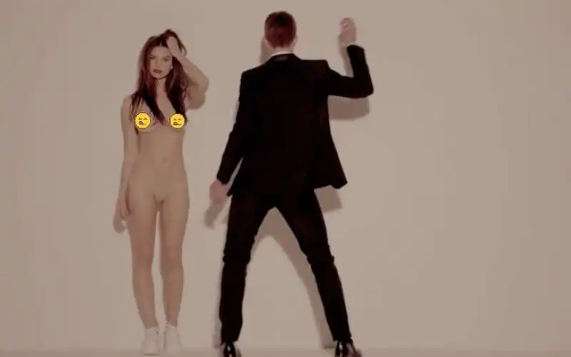 emily ratajkowski nel video di robin thicke 5