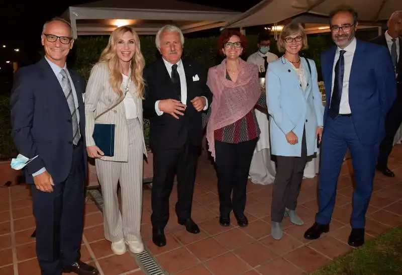 francesco napolitano  lorella cuccarini  ettore viola  isabella stefani  giovanna paladini  massimo giuliano  foto di bacco