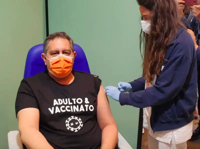 GIOVANNI TOTI VACCINATO