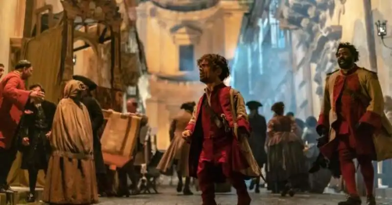 il cyrano di joe wright con peter dinklage