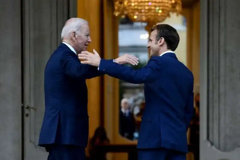 joe biden emmanuel macron 