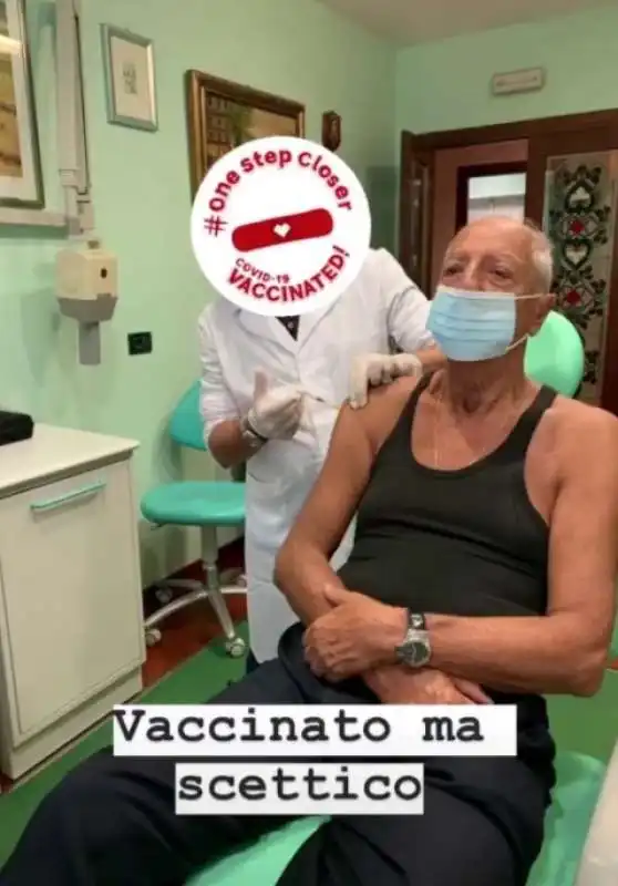 LA FOTO DEL PRESUNTO VACCINO DI PIPPO FRANCO