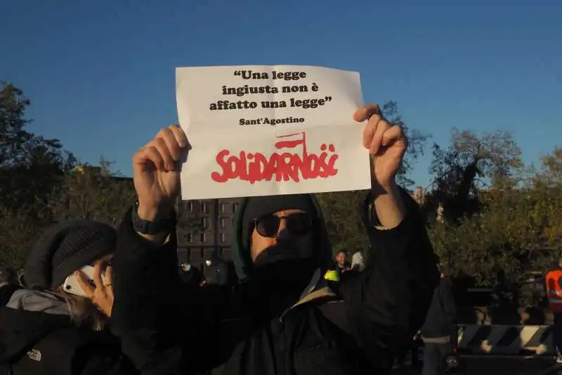 la protesta no green pass al porto di trieste   8