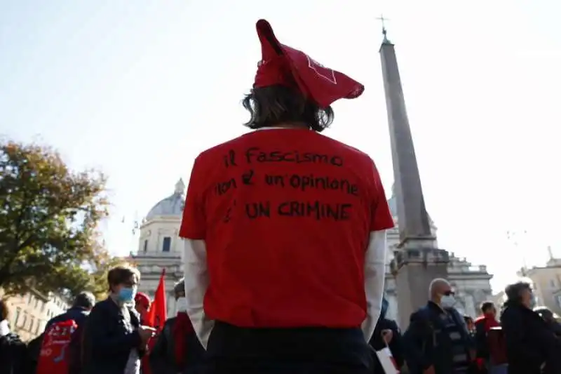 manifestazione dei sindacati contro tutti i fascismi 7 