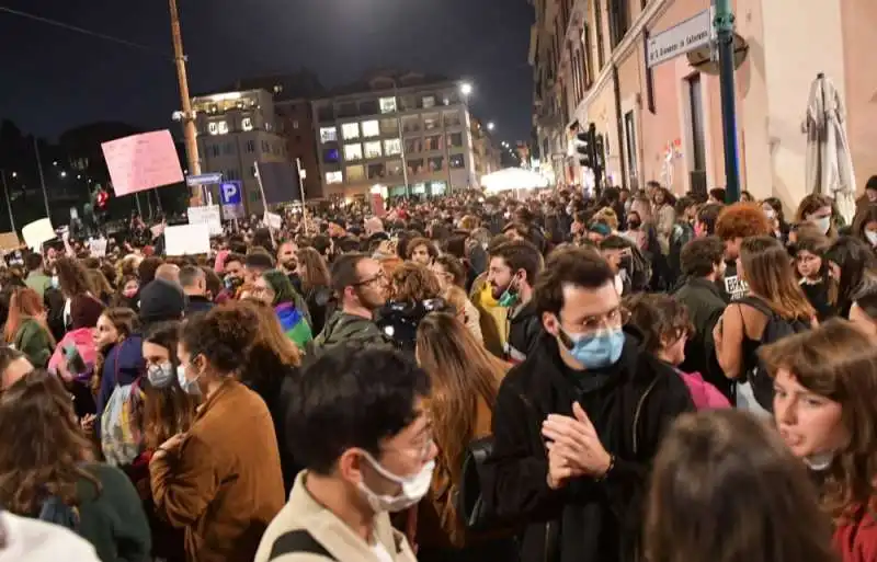 manifestazione di protesta contro la bocciatura del ddl zan contro l omofobia  foto di bacco