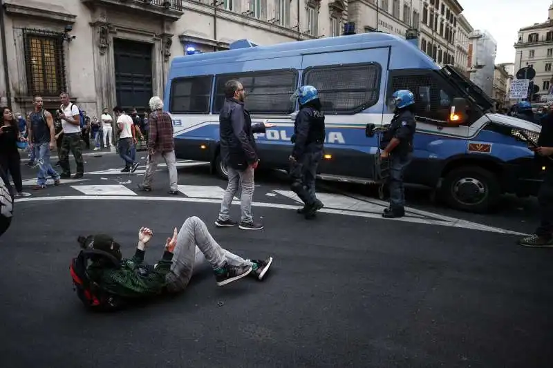 manifestazione no green pass a roma 10