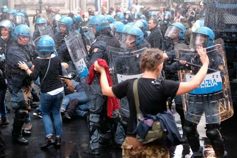 manifestazione no green pass a roma 20