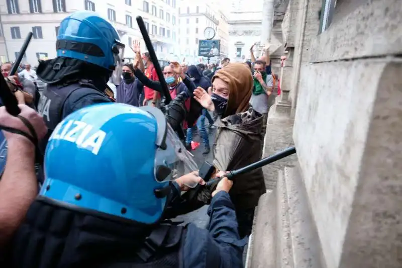 manifestazione no green pass a roma 26