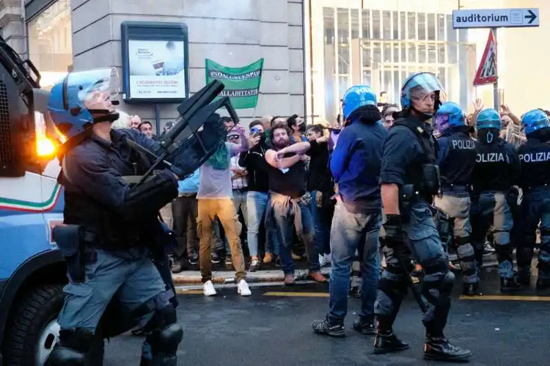 manifestazione no green pass a roma 30