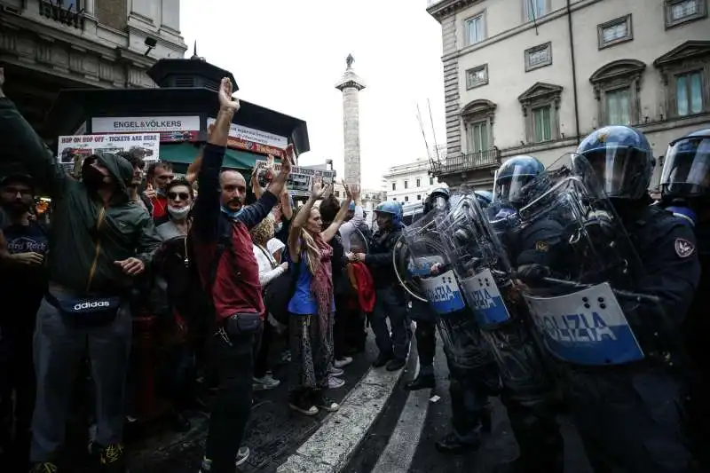 manifestazione no green pass a roma 9