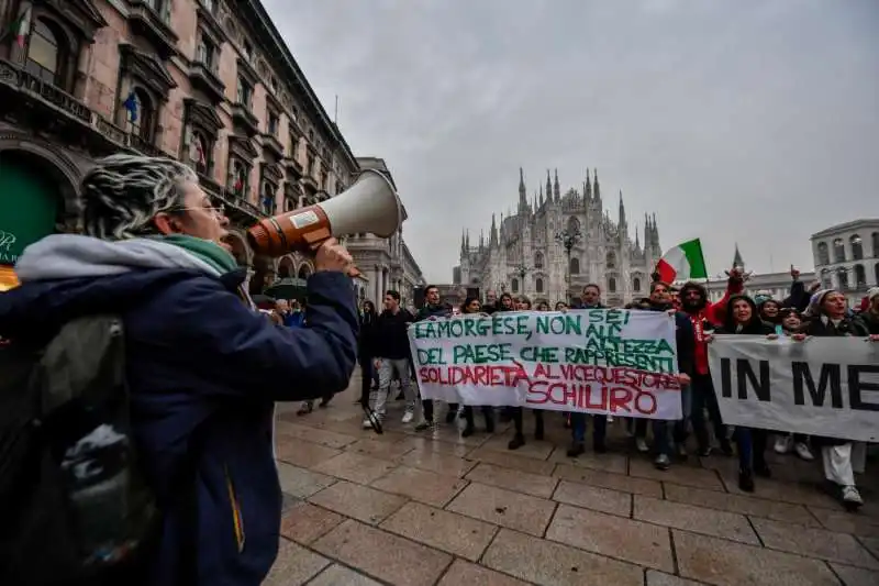 manifestazione no green pass    milano   15