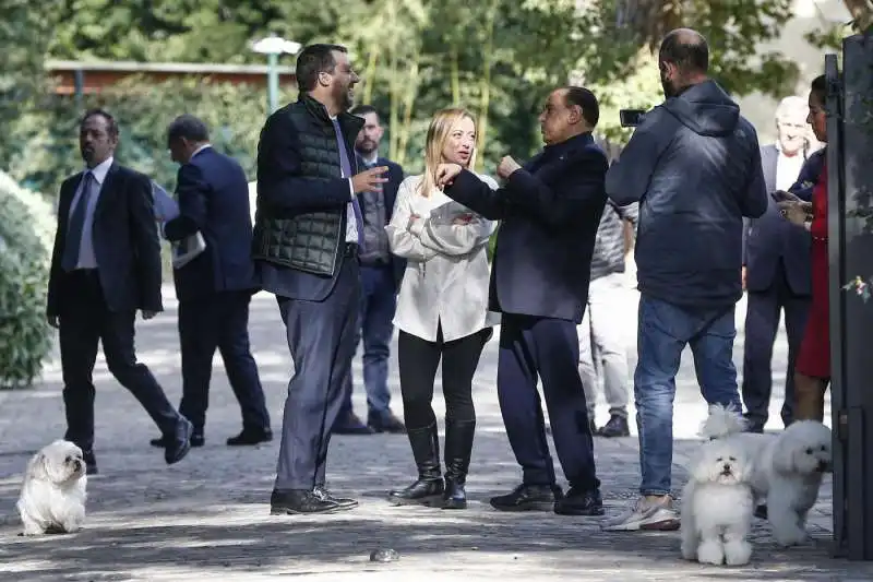 matteo salvini e giorgia meloni incontrano silvio berlusconi nella sua villa a roma 16