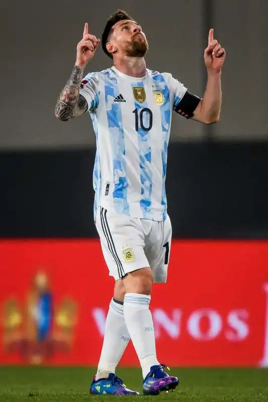 MESSI ARGENTINA URUGUAY