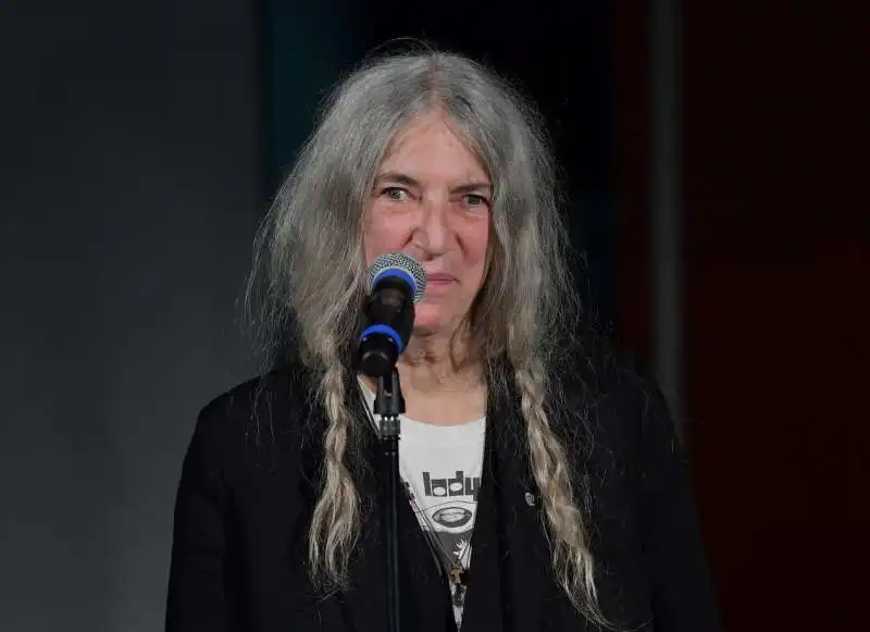 patti smith canta con giovanni caccamo  foto di bacco (2)