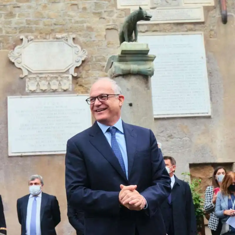 roberto gualtieri primo giorno in campidoglio 