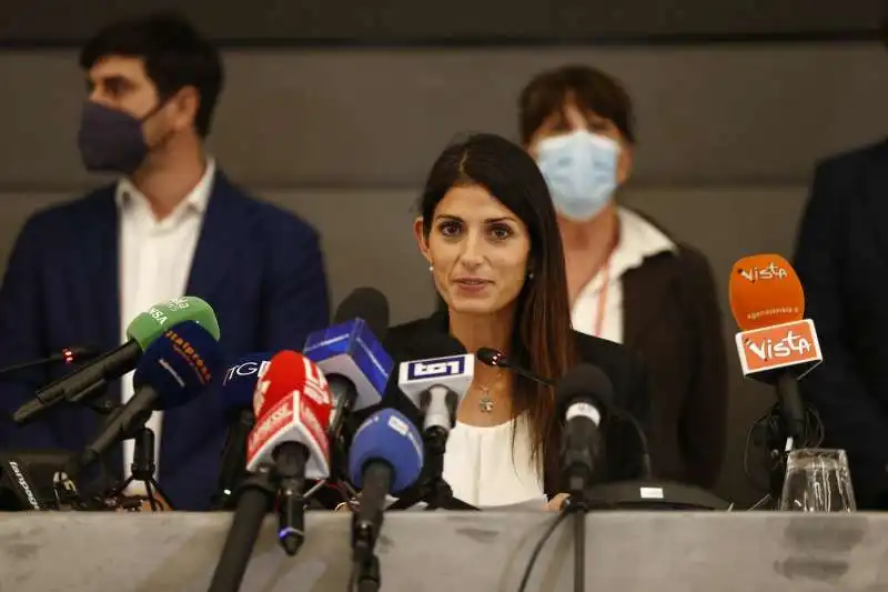 virginia raggi 6