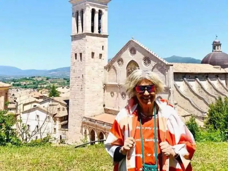 alda fendi ha casa a spoleto 